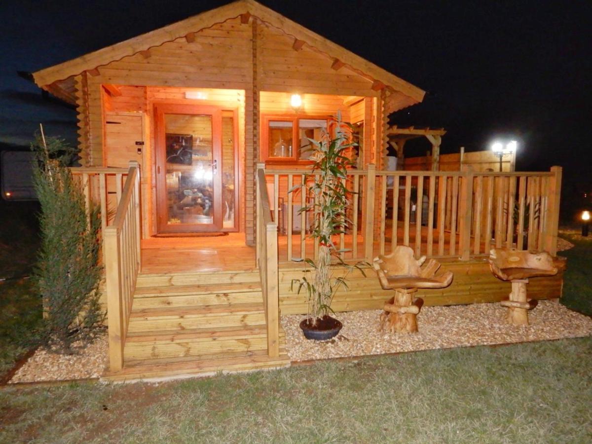 Balmoral Studio Lodge Ellesmere Luaran gambar