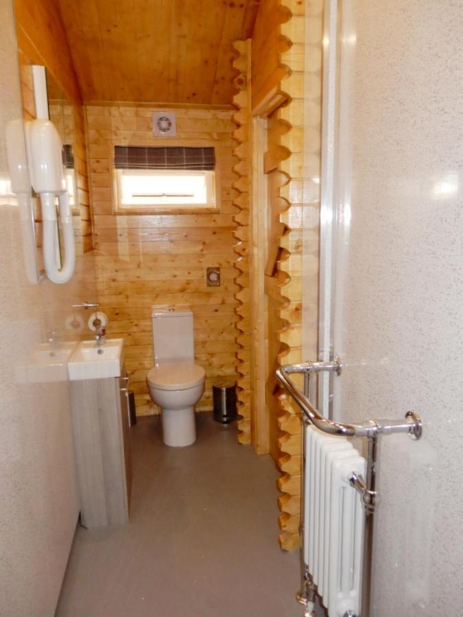 Balmoral Studio Lodge Ellesmere Luaran gambar