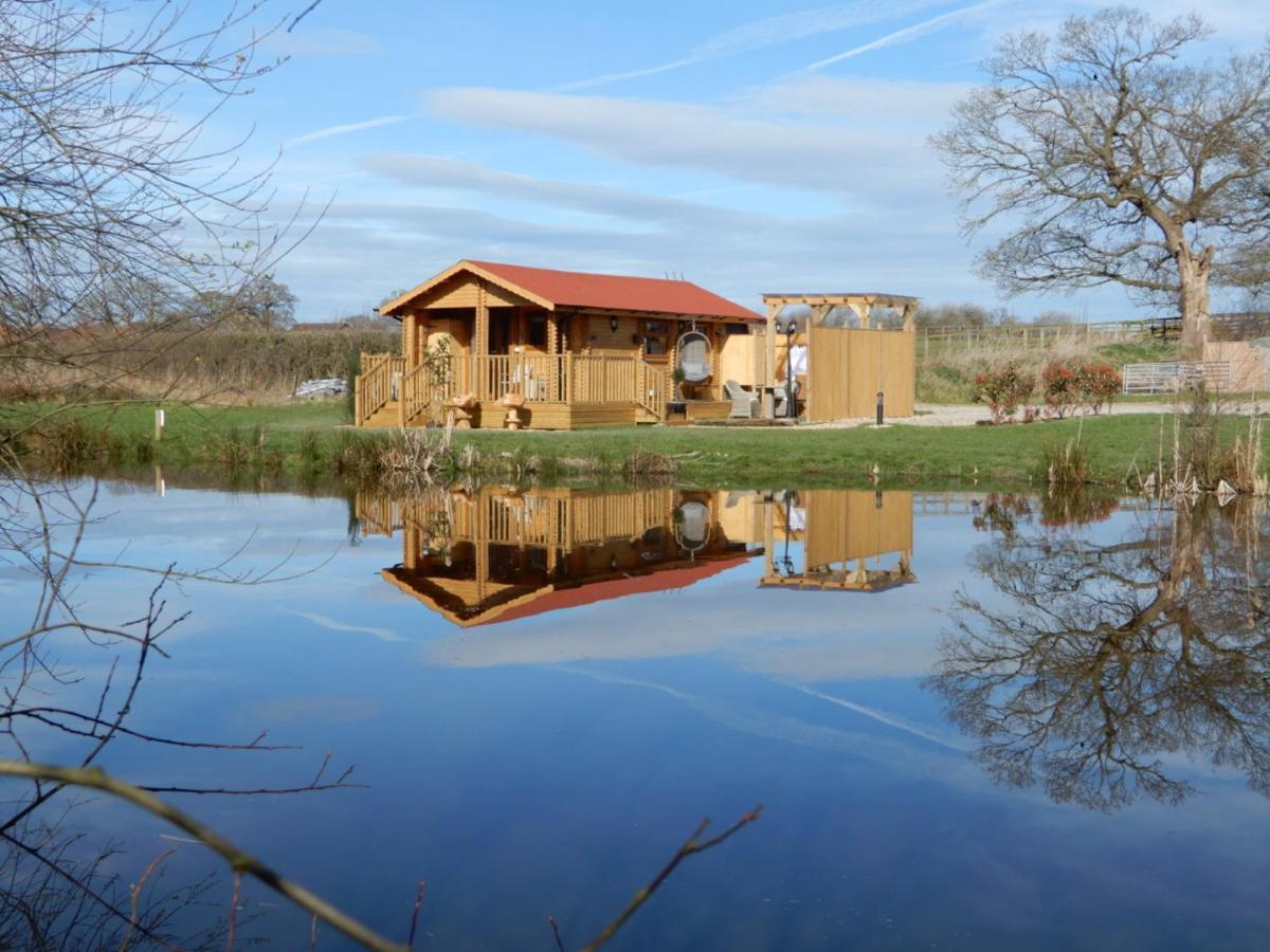 Balmoral Studio Lodge Ellesmere Luaran gambar