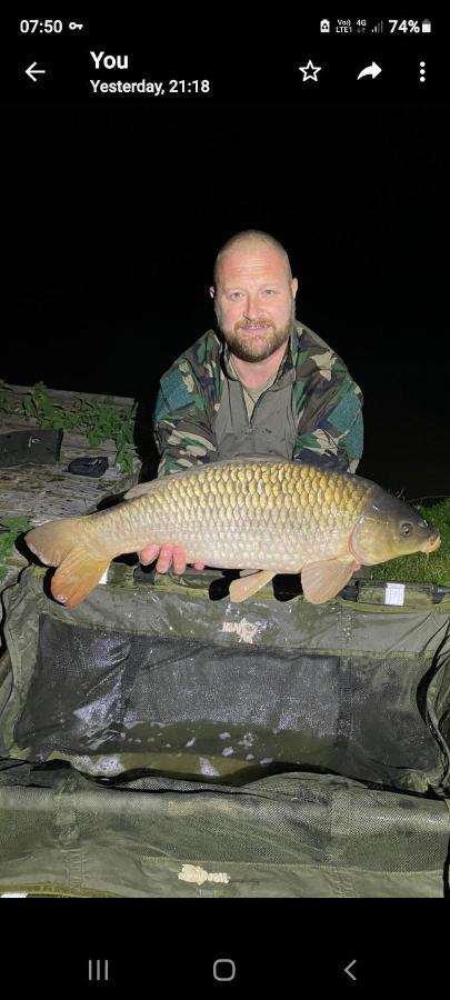 Balmoral Studio Lodge Ellesmere Luaran gambar